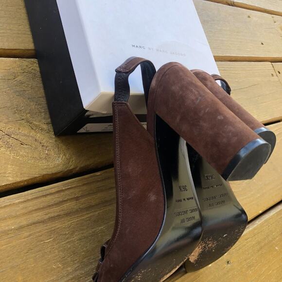 Marc Jacobs Suede Dark Brown Suede Slingback Heels - Picture 4 of 4